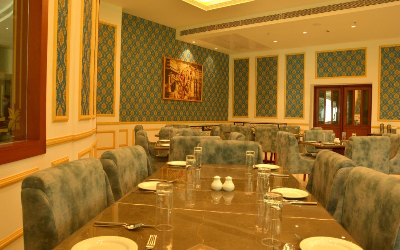 Hotel Chandela Khajuraho Ngoại thất bức ảnh