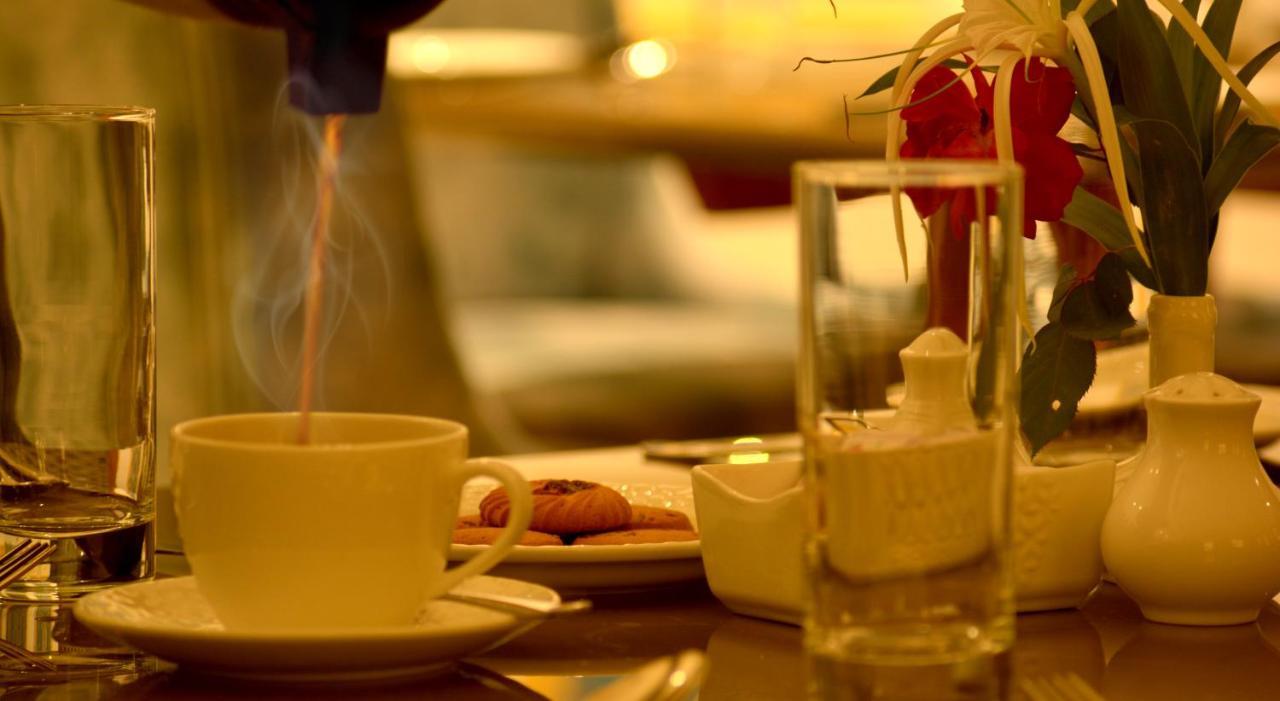 Hotel Chandela Khajuraho Ngoại thất bức ảnh