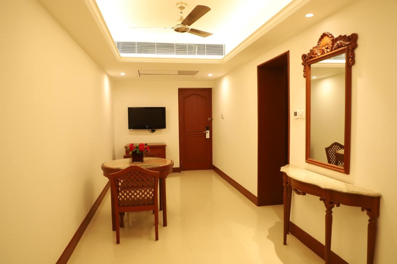 Hotel Chandela Khajuraho Ngoại thất bức ảnh