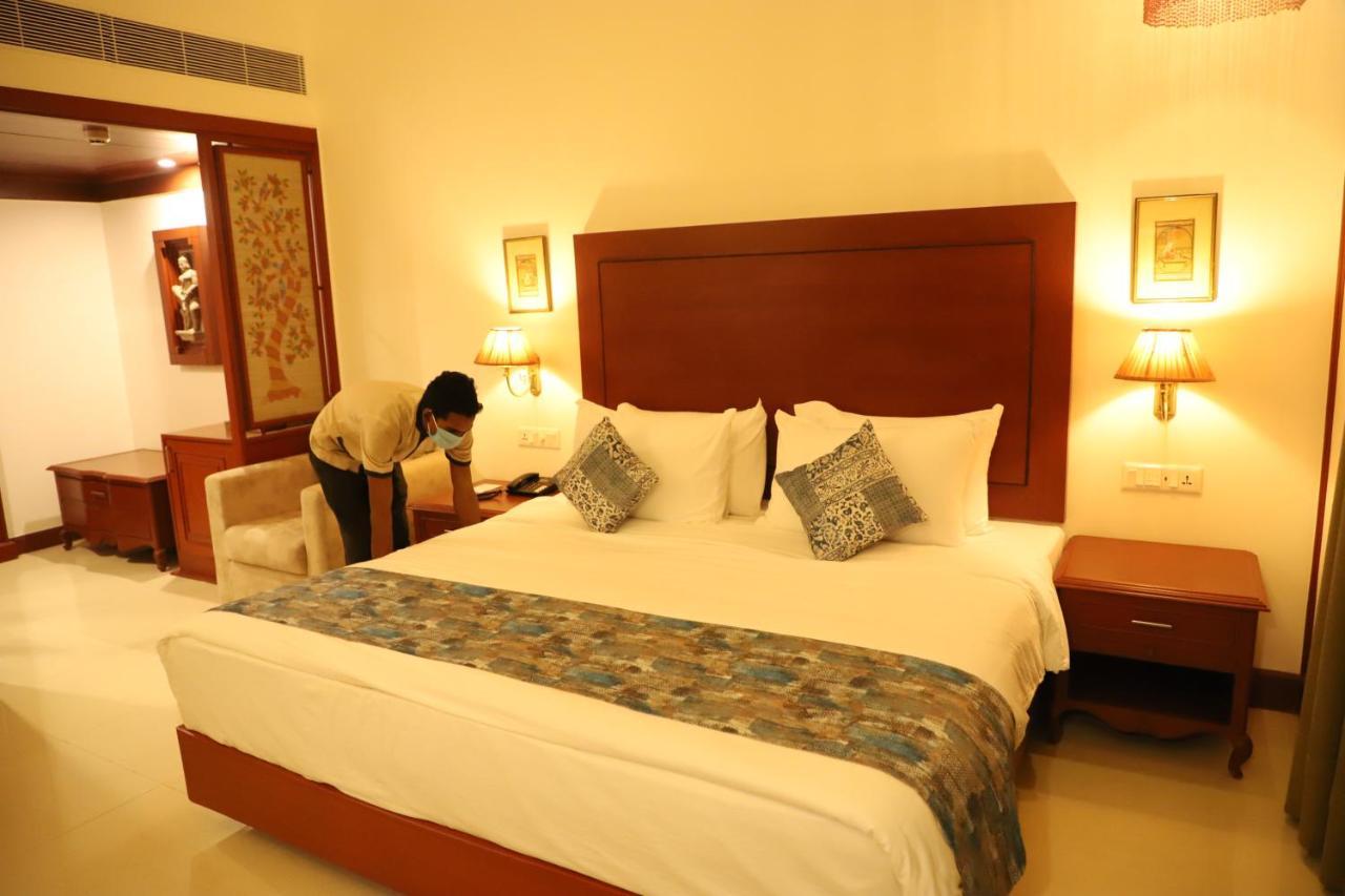 Hotel Chandela Khajuraho Ngoại thất bức ảnh
