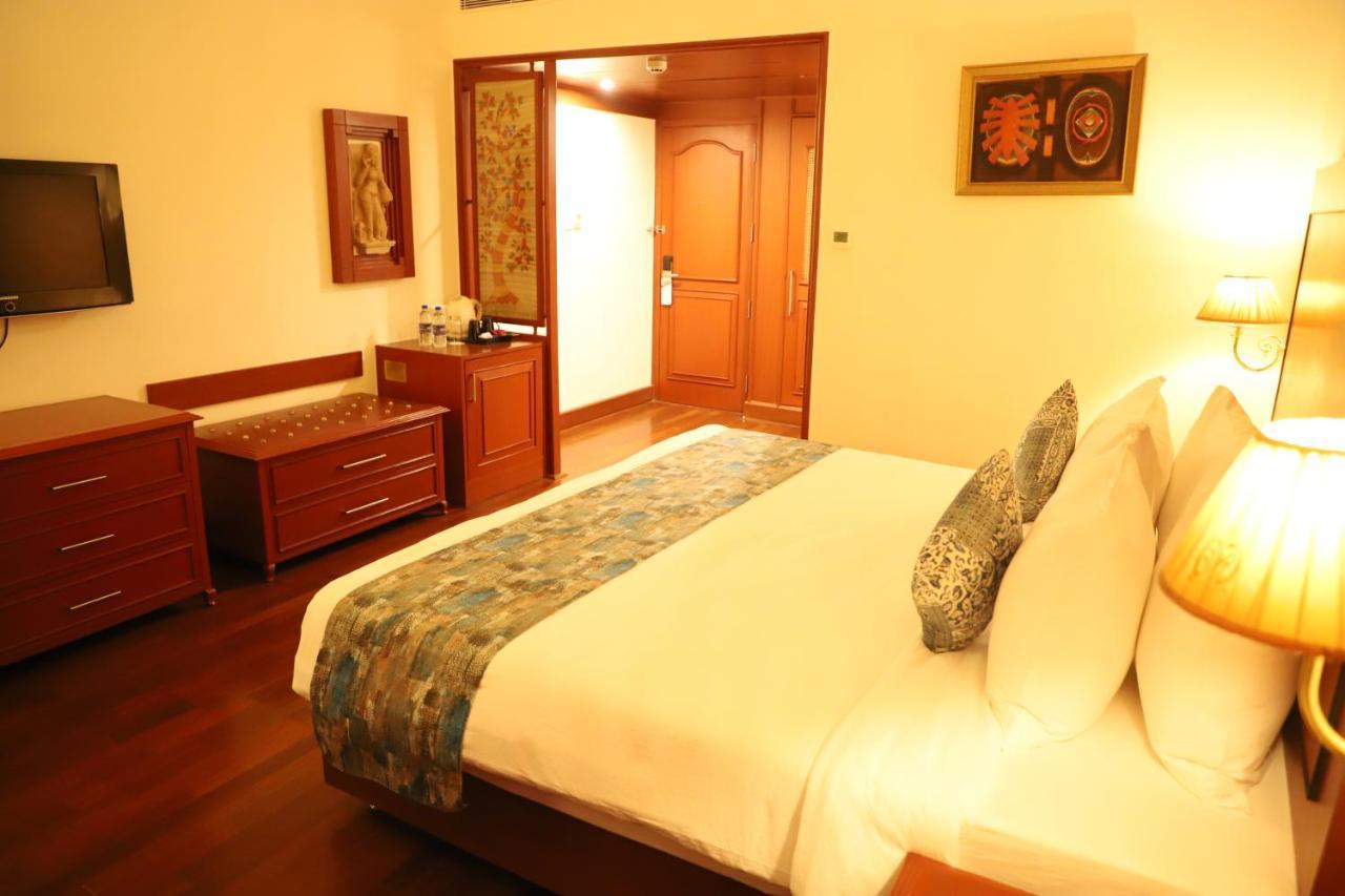 Hotel Chandela Khajuraho Ngoại thất bức ảnh