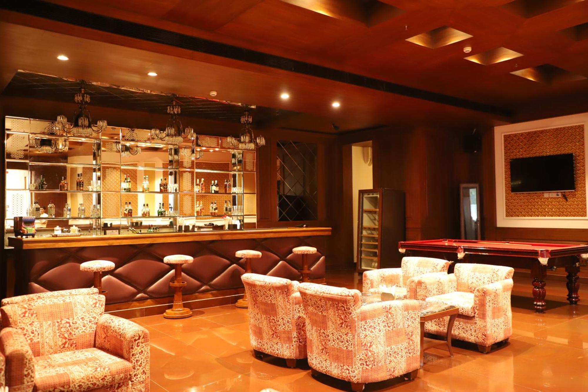 Hotel Chandela Khajuraho Ngoại thất bức ảnh