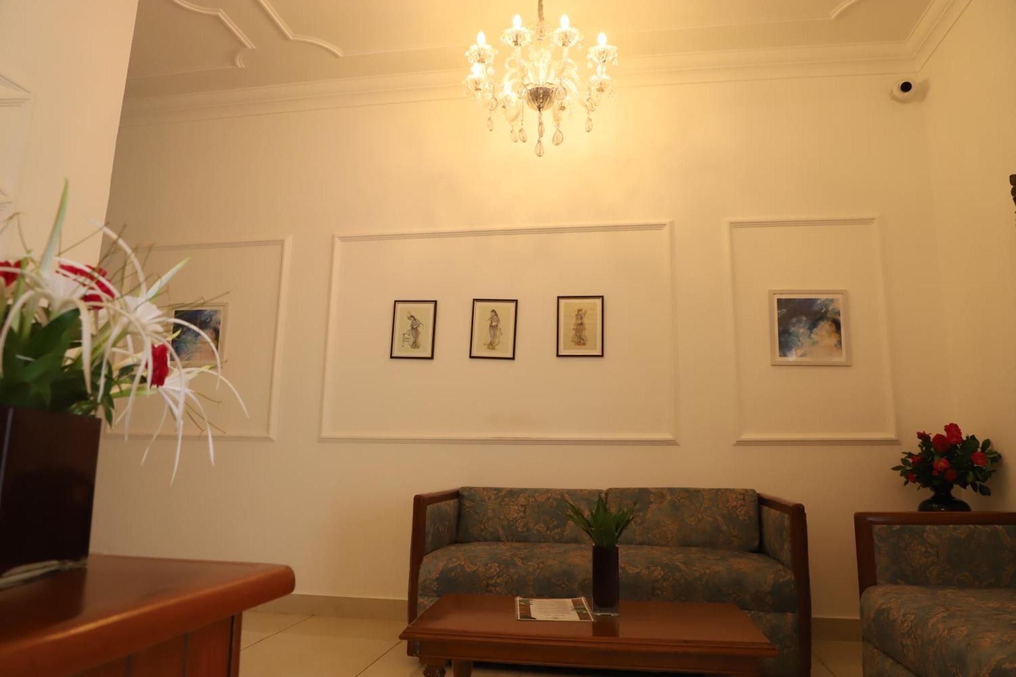 Hotel Chandela Khajuraho Ngoại thất bức ảnh